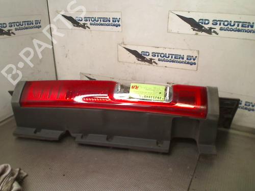 Fanale posteriore destro RENAULT TRAFIC II Van (FL) 2.0 dCi 90 (FL0H, FL00, FL01, FL0M, FL0P, FL0S) (90 hp) 30774432