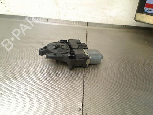 Używane Silniczek podnośnika szyby tylnej lewej VW POLO VI (AW1, BZ1, AE1) 1.0 TSI (110 hp) 33011101