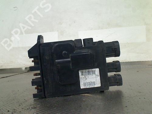 Used Fuse box RENAULT MEGANE III Grandtour (KZ0/1) 1.5 dCi (KZ09, KZ0D, KZ1G, KZ29, KZ14, KZ1W, KZ10, KZ1F,... (110 hp) 31921528