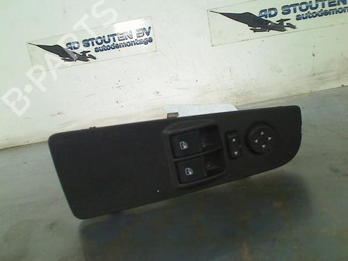 Used Left front window switch FIAT GRANDE PUNTO (199_) 1.4 16V (199BXG1B, 199AXG1B) (95 hp) 21567195