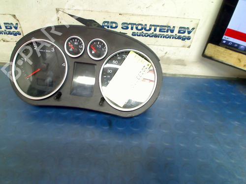 Used Instrument cluster Instrument cluster 16407382 16407382