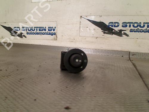 Commande retroviseurs RENAULT TWINGO II (CN0_) 1.5 dCi 90 (86 hp) 28426339