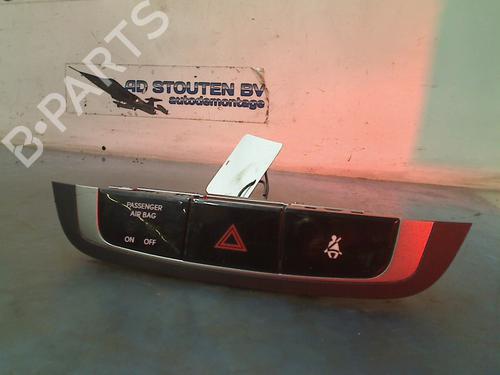 Used Warning switch HYUNDAI ix35 (LM, EL, ELH) 2.0 (163 hp) 13631486