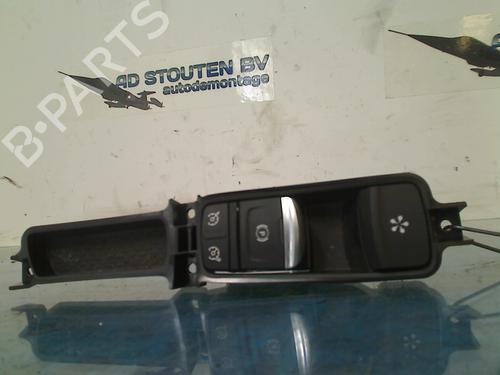 Used Switch RENAULT MEGANE IV Hatchback (B9A/M/N_) 1.5 dCi 110 (B9A3) (110 hp) 13321837