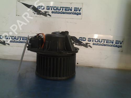 Used Heater blower motor VW GOLF VI (5K1) 1.6 TDI (105 hp) 13571355