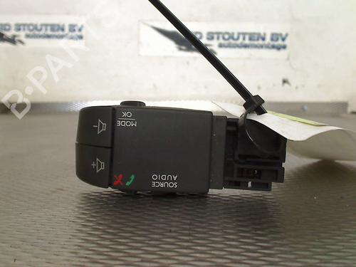 Used Switch RENAULT TWINGO III (BCM_, BCA_) 1.0 SCe 70 (71 hp) 30830479