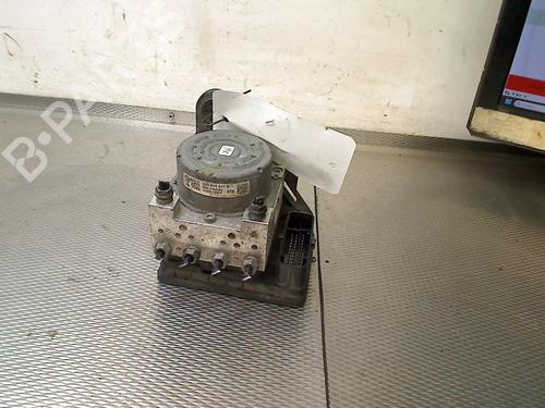 Used ABS pump ABS pump SKODA OCTAVIA III Combi (5E5, 5E6) 1.6 TDI (105 hp) 33733885 33733885