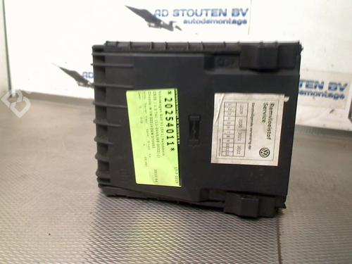 Zekeringkast VW GOLF VI (5K1) 1.2 TSI (105 hp) 28497404