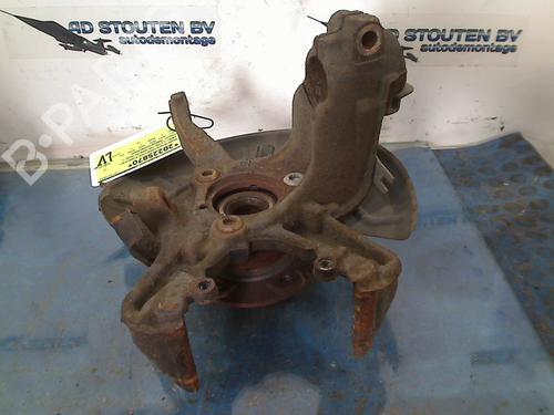 Used Left front steering knuckle SKODA OCTAVIA II Combi (1Z5) 1.2 TSI (105 hp) 15516808