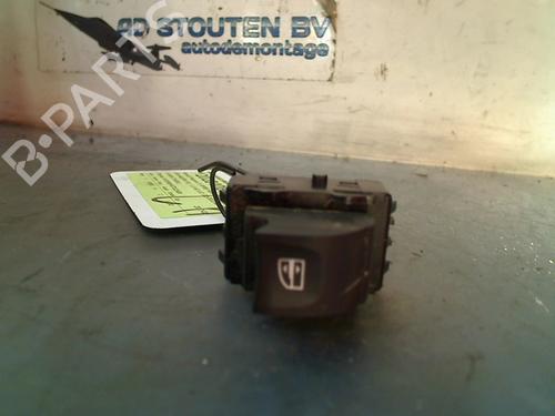 Used Switch RENAULT MEGANE IV Hatchback (B9A/M/N_) 1.5 dCi 110 (B9A3) (110 hp) 13616394
