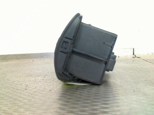 Switch VOLVO V40 Hatchback (525) T2 | BP39585448I30 - Image 2