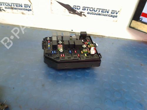 Used Fuse box OPEL KARL (C16) 1.0 (75 hp) 23238980