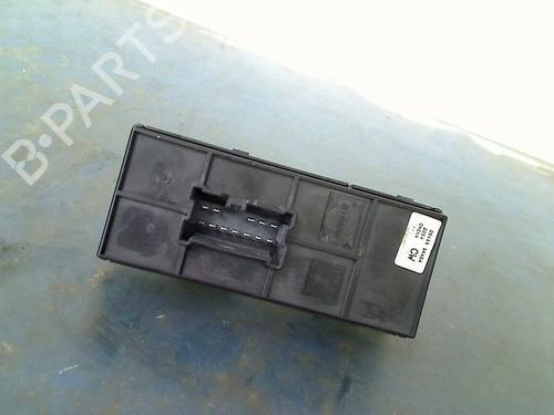 Left front window switch NISSAN JUKE (F15) 1.6 DIG-T NISMO RS 4x4 | BP18233459I27 