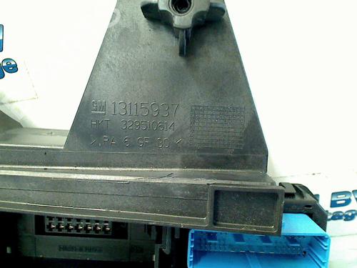 Fuse box OPEL ASTRA H Estate (A04) 1.9 CDTI (L35) | BP11764453E1 