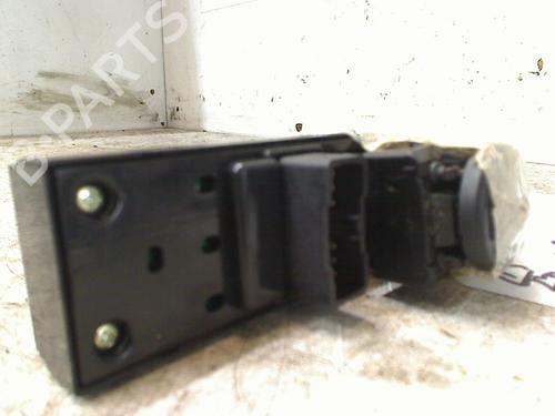 Left front window switch KIA SPORTAGE II (JE_, KM_) 2.7 V6 4WD | BP11305080I27