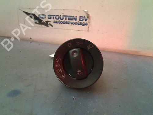 Used Headlight switch AUDI A4 B7 Avant (8ED) 2.5 TDI (163 hp) 12587652