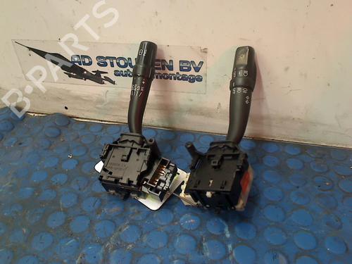 Used Steering column stalk TOYOTA AVENSIS Saloon (_T25_) 2.4 VVT-i (AZT251_, AZT251R) (163 hp) 11324491