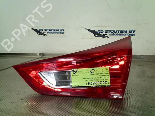 Feu arrière droit TOYOTA AURIS (_E18_) 1.8 Hybrid (ZWE186_, ZWE186R) (136 hp) 32174330