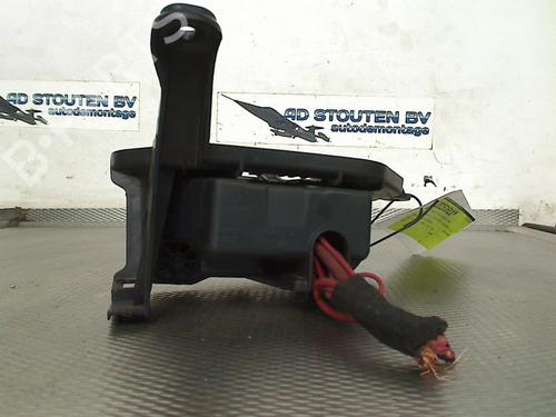 Used Fuse box RENAULT TWINGO III (BCM_, BCA_) 1.0 SCe 70 (71 hp) 30627637