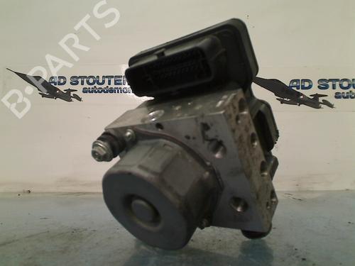 Used ABS pump RENAULT CLIO III (BR0/1, CR0/1) 1.2 16V (BR02, BR0J, BR11, CR02, CR0J, CR11) (75 hp) 13657187
