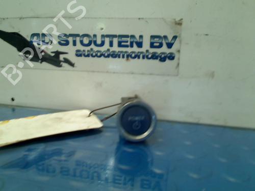 Used Switch TOYOTA YARIS (_P13_) 1.5 Hybrid (NHP130_) (101 hp) 11324923