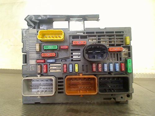 Used Fuse box Fuse box 39237726 39237726