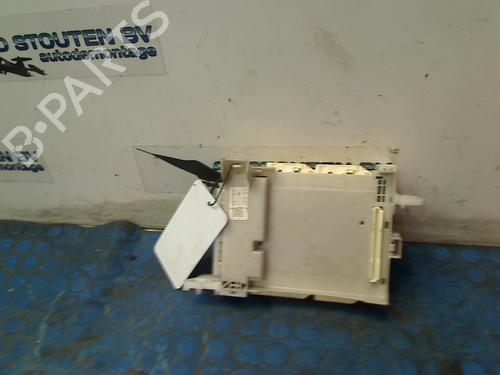 Used Fuse box TOYOTA YARIS (_P13_) 1.3 (NSP130_, NSP130) (99 hp) 11263584