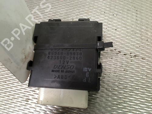 Used Control unit TOYOTA YARIS (_P13_) 1.5 Hybrid (NHP130_, NHP130) (101 hp) 32311806