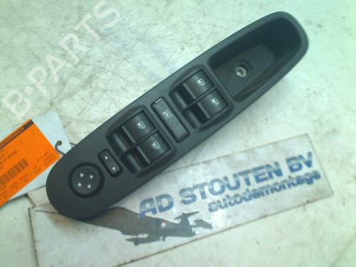 Used Left front window switch FIAT PUNTO (199_) 1.3 D Multijet (80 hp) 11302777