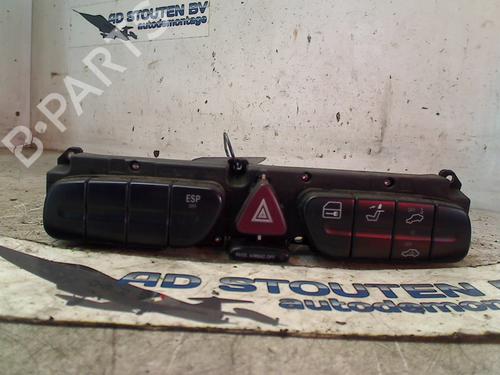 Used Warning switch MERCEDES-BENZ C-CLASS (W203) C 220 CDI (203.008) (150 hp) 13126115