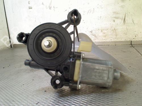 Left front window motor AUDI Q2 (GAB, GAG) 1.4 TFSI | BP38680864E21 - Image 4