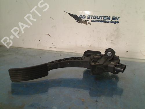 Used Pedal MITSUBISHI OUTLANDER III (GG_W, GF_W, ZJ, ZL, ZK) Plug-in Hybrid (GG2W) (200 hp) 13753911