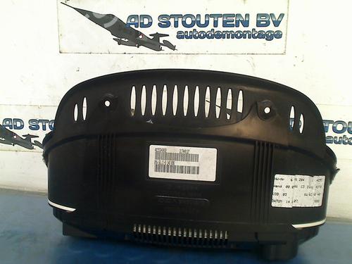 Used Instrument cluster Instrument cluster 13660856 13660856