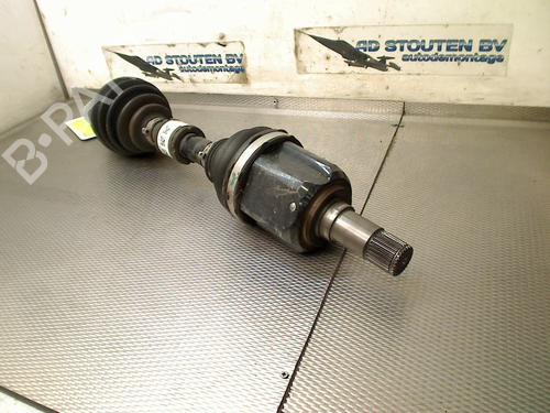 Aandrijfas links voor MERCEDES-BENZ GLA (H247) GLA 250 e (247.786) (218 hp) 31296567