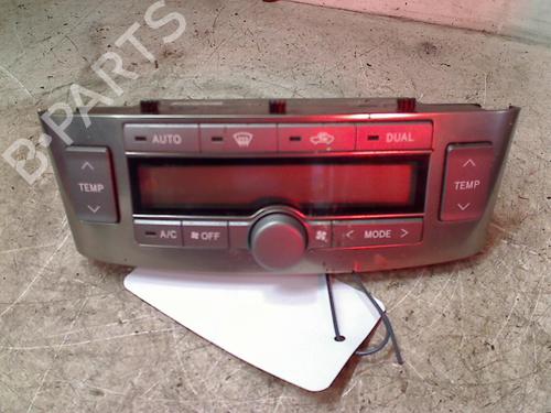 Used Climate control TOYOTA AVENSIS Estate (_T25_) 2.2 D-CAT (ADT251_, ADT251R) (177 hp) 11321403