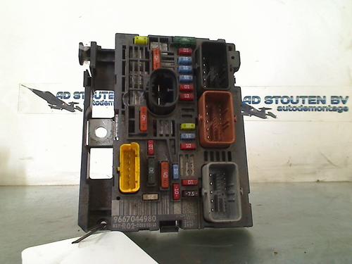 Used Fuse box Fuse box 38721034 38721034