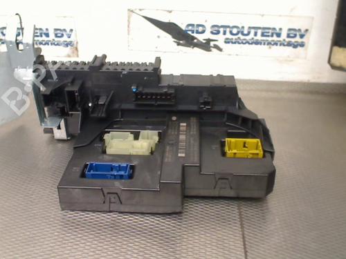 Used Fuse box Fuse box 38461937 38461937