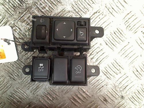 Used Switch NISSAN JUKE (F15) 1.6 (117 hp) 11311513