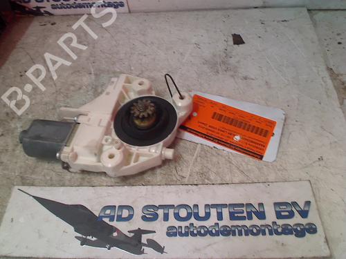 Vindusheismotor venstre foran FORD FOCUS II (DA_, HCP, DP) 1.6 TDCi (109 hp) 11309983