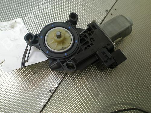 Right front window motor VW TRANSPORTER T5 Van (7HA, 7HH, 7EA, 7EH) 2.0 TDI | BP36320939E20  - Image 5