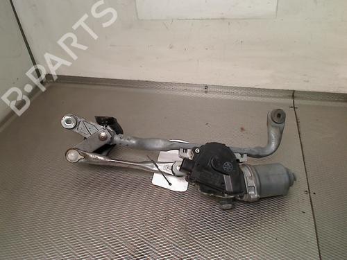 Used Front wipers mechanism TOYOTA YARIS (_P13_) 1.5 Hybrid (NHP130_, NHP130) (101 hp) 32315538