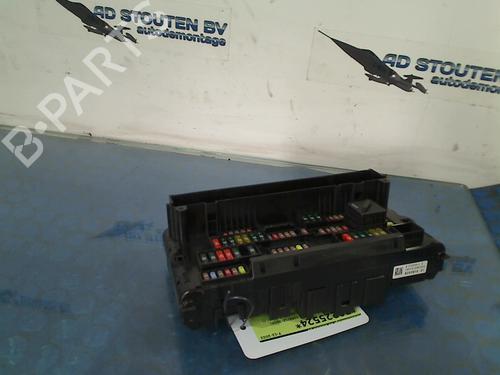 Used Fuse box Fuse box 15091498 15091498