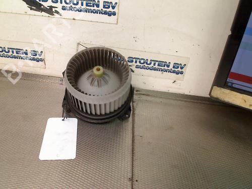 Moteur de chauffage TOYOTA YARIS (_P9_) 1.0 VVT-i (KSP90_, KSP90R) (69 hp) 27237132