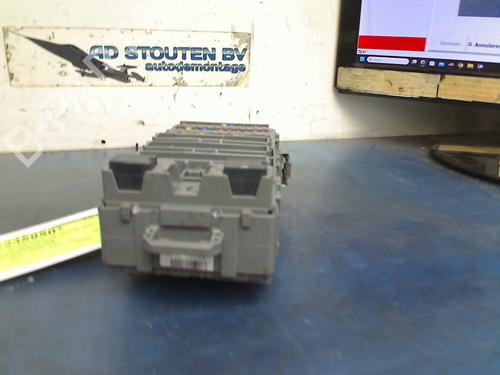 Fuse box HONDA CIVIC VIII Saloon (FD, FA) 1.3 IMA (FA3, FD3) | BP24335576E1 