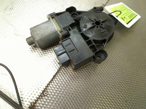 Fensterhebermotor hinten links für SKODA OCTAVIA III Combi (5E5, 5E6) 1.2 TSI (105 hp) 28173008