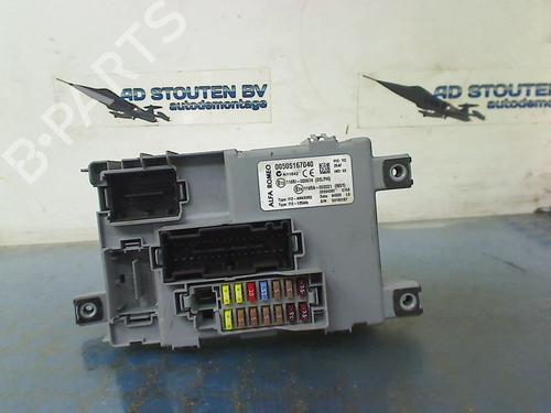 Used Fuse box Fuse box 16296219 16296219