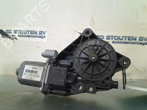 Used Left front window motor HYUNDAI i30 Estate (FD) 1.6 CRDi (128 hp) 19056024