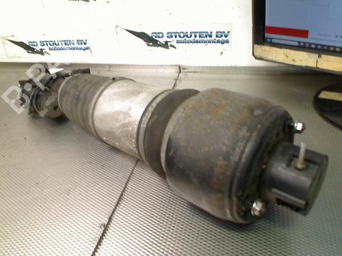 Used Right front shock absorber MERCEDES-BENZ CLS (C219) CLS 320 CDI (219.322) (224 hp) 27099817