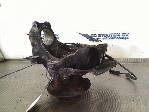 Used Left front steering knuckle BMW 1 (F21) 114 i (102 hp) 31014589