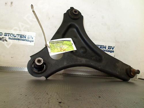 Used Left front suspension arm RENAULT TWINGO III (BCM_, BCA_) 1.0 SCe 70 (71 hp) 30830484